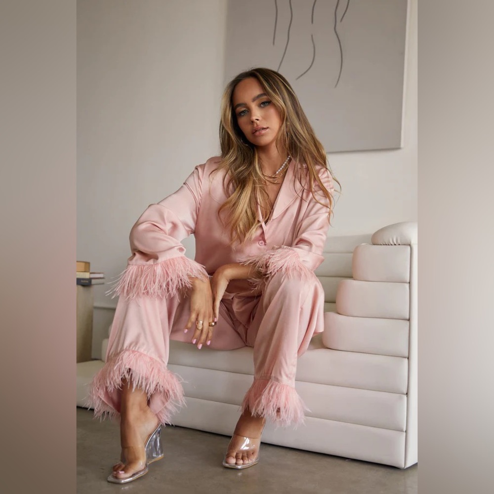 Miss Lola Pink Feather Set